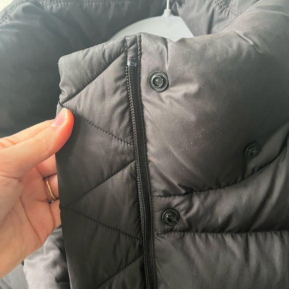 LULU Women's Black Puffer Jacket - Picture 5 of 11